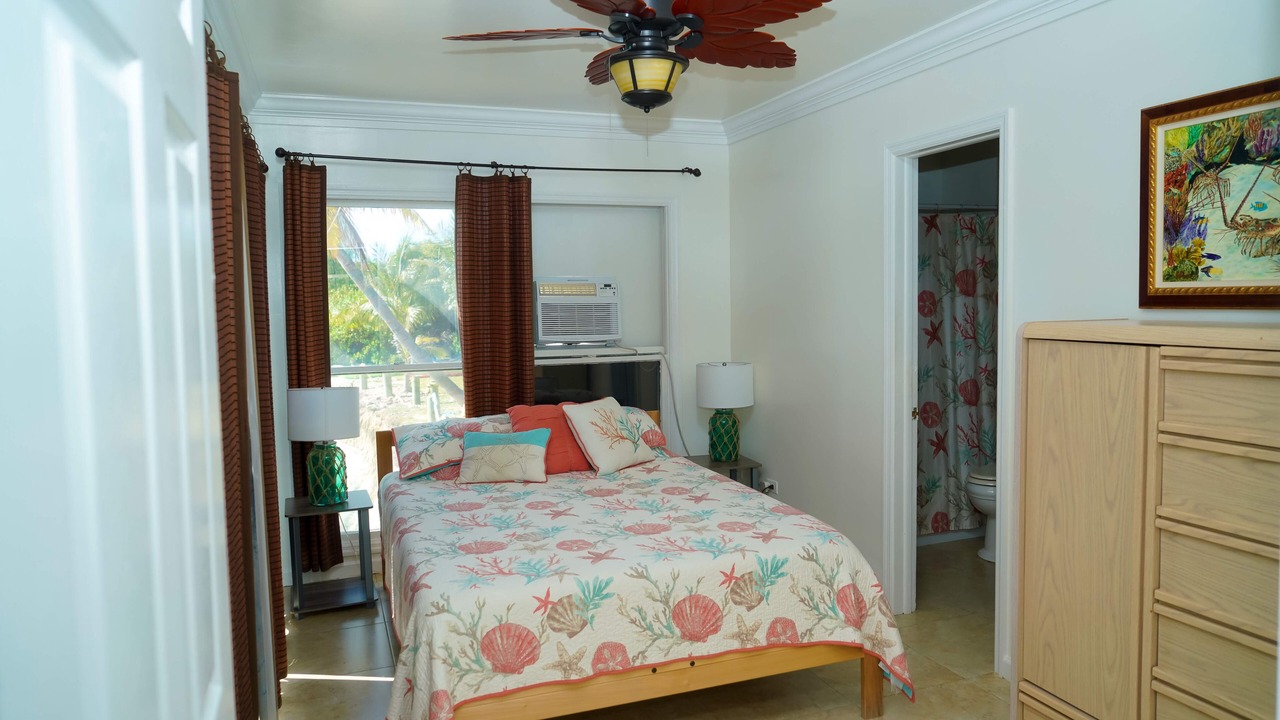 Photo of Bedroom in Spanish Wells