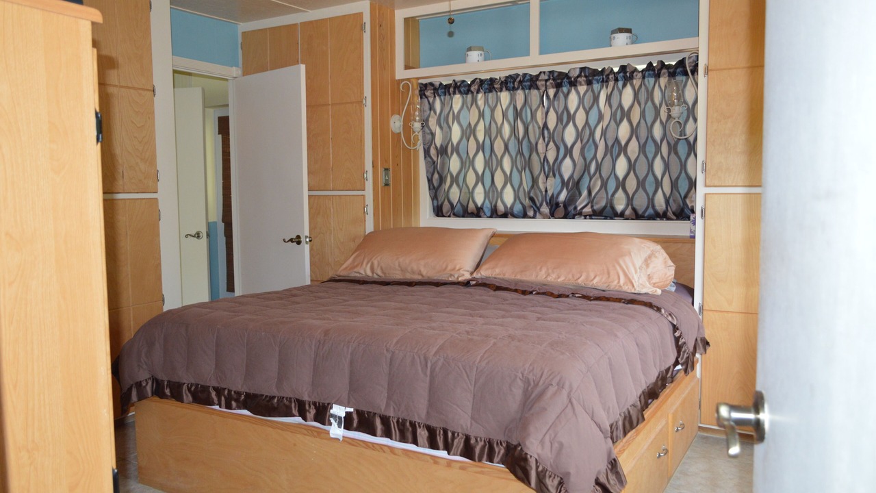 Photo of Bedroom in Man O War Cay