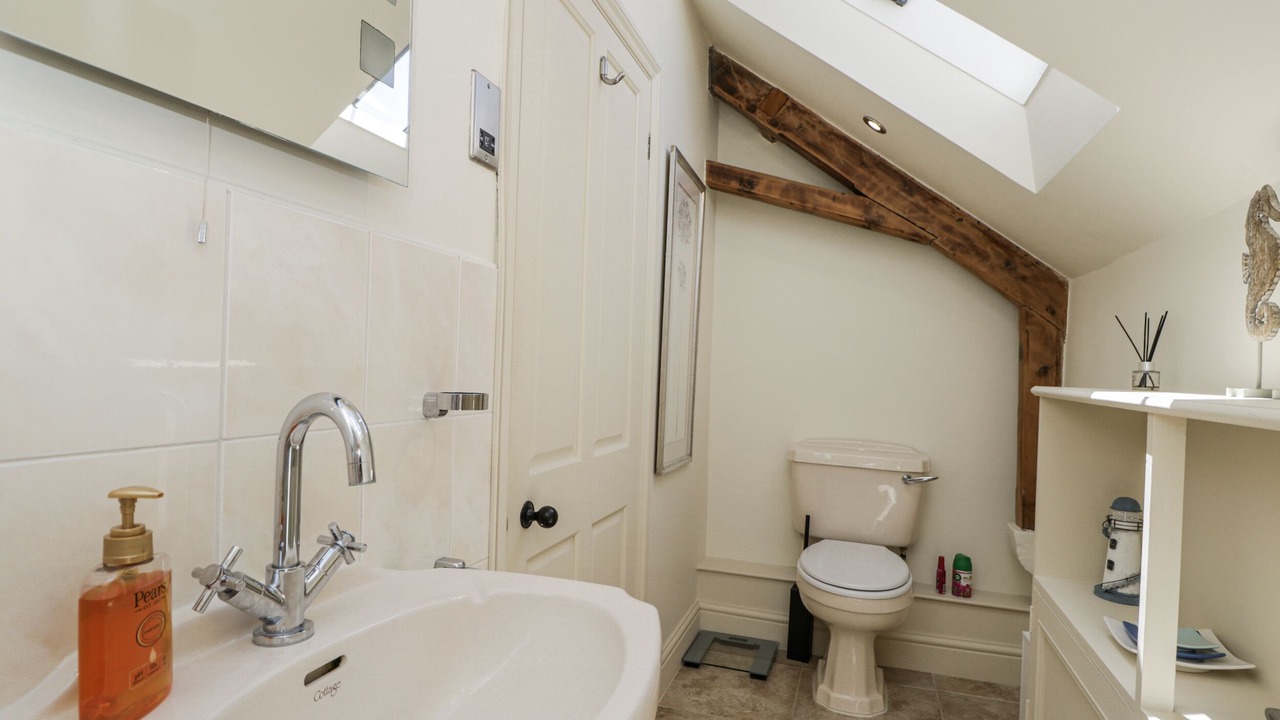 Photo of Bathroom in Bledington