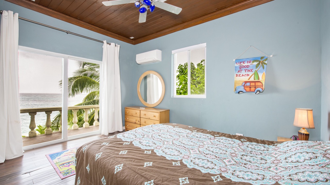 Photo of Bedroom in Governor's Harbour