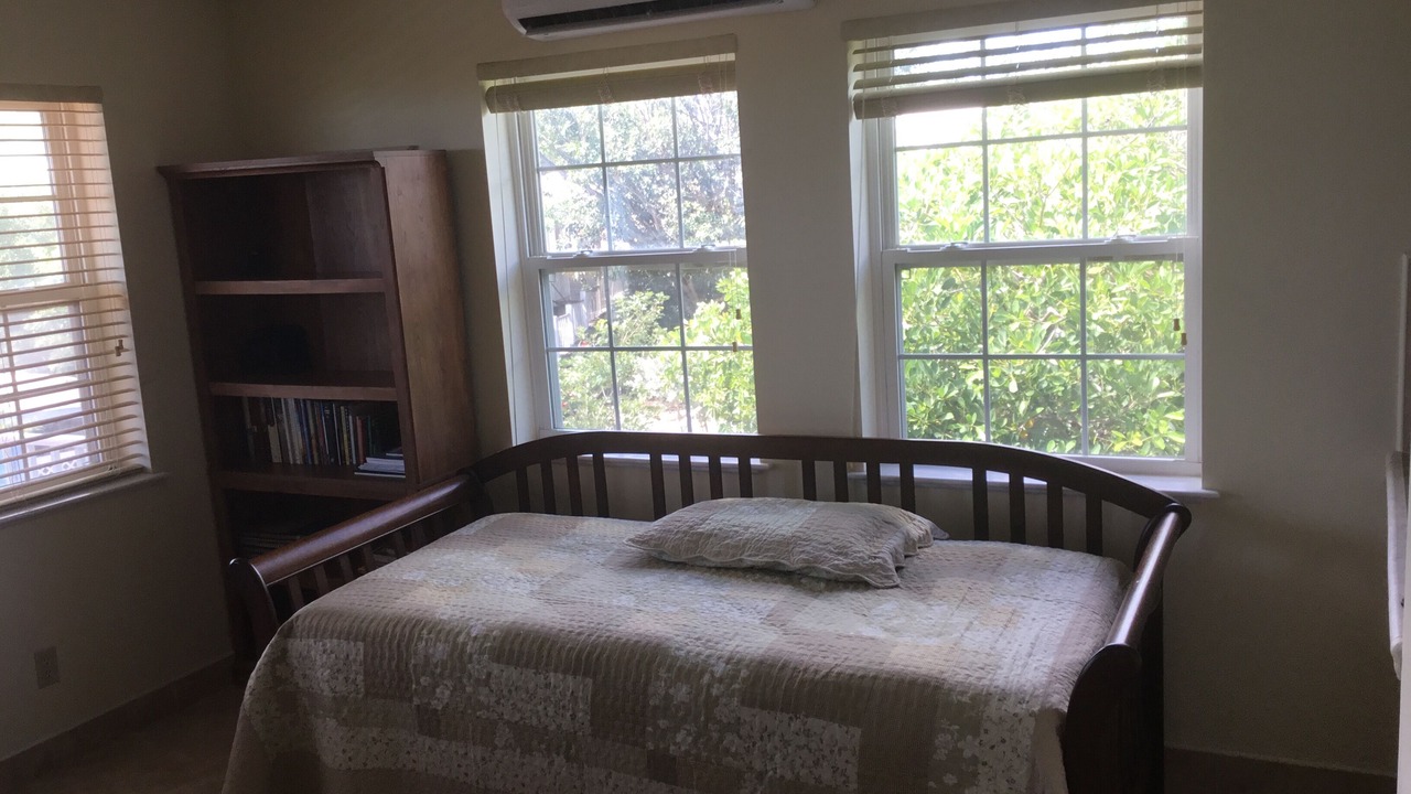 Photo of Bedroom in Tar Bay