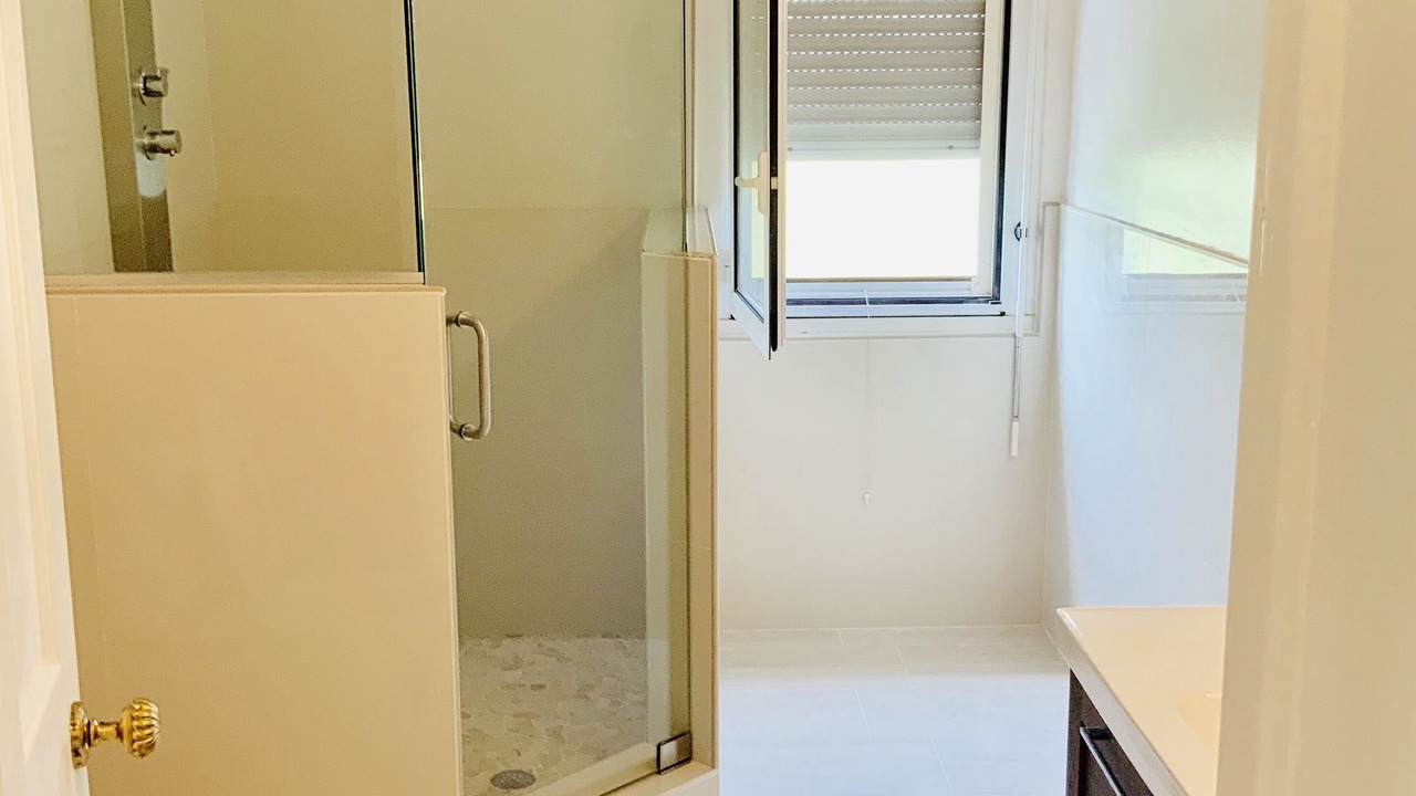 Photo of Bathroom in Bahamia West