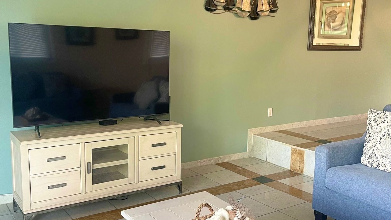Photo of Livingroom in Bahamia West