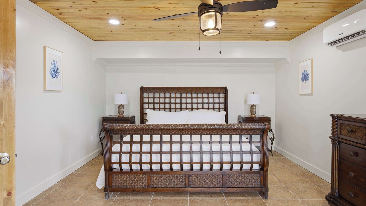 Photo of Bedroom in Treasure Cay