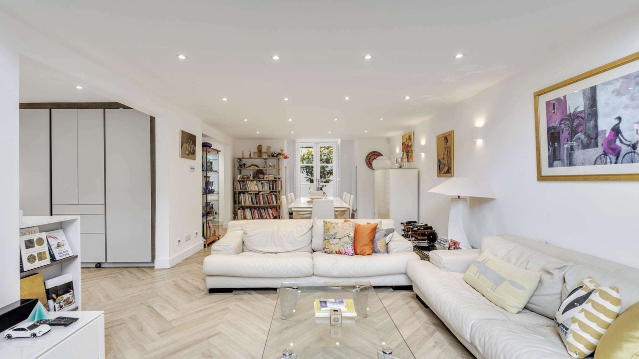 Photo of Livingroom in Frognal and Fitzjohns