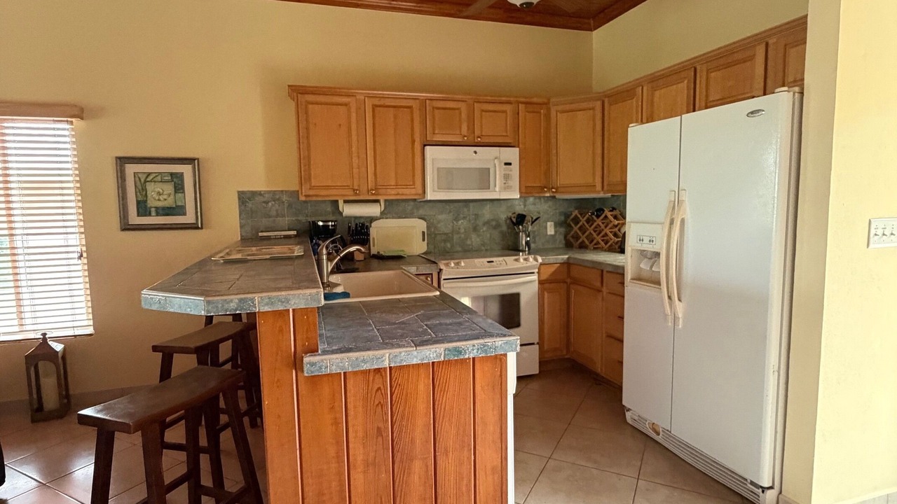Photo of Kitchen in Tarpum Bay