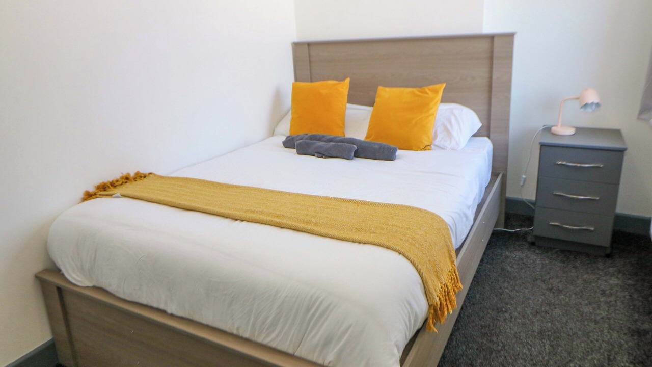 Photo of Bedroom in Stoke-on-Trent
