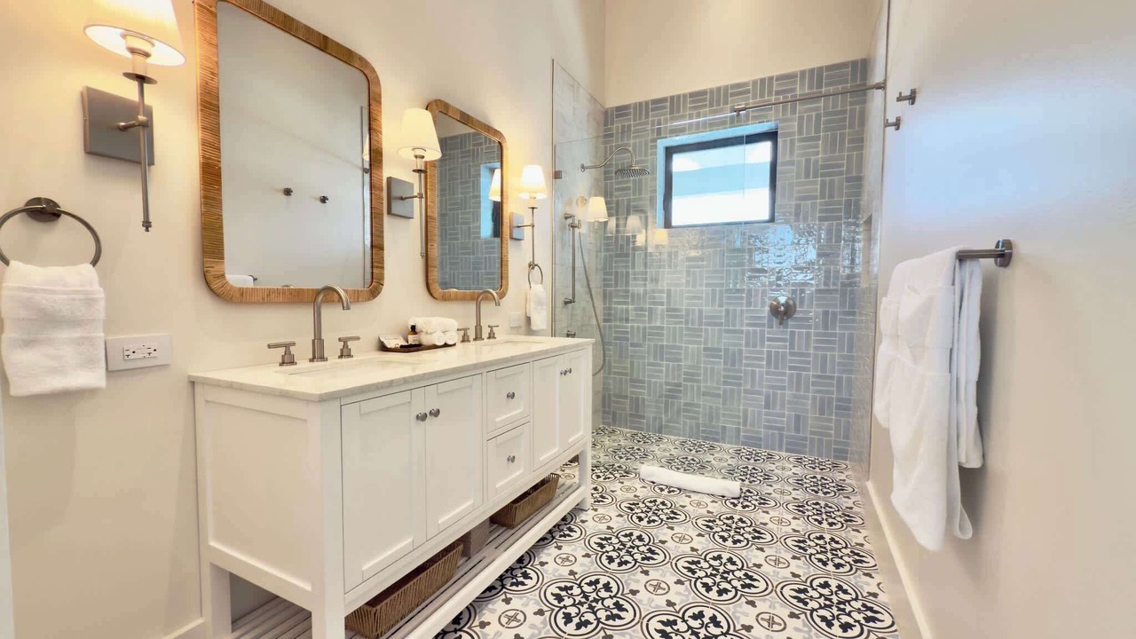 Photo of Bathroom in Coral Harbour