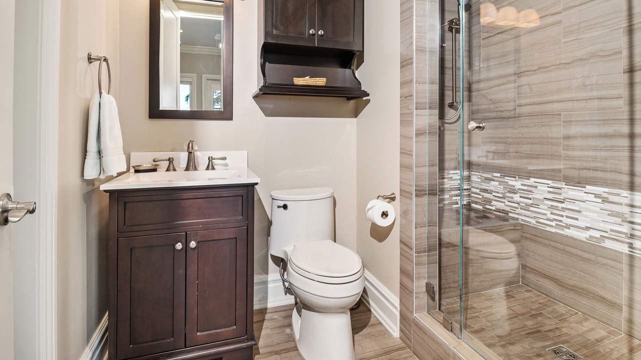 Photo of Bathroom in Rokers Point