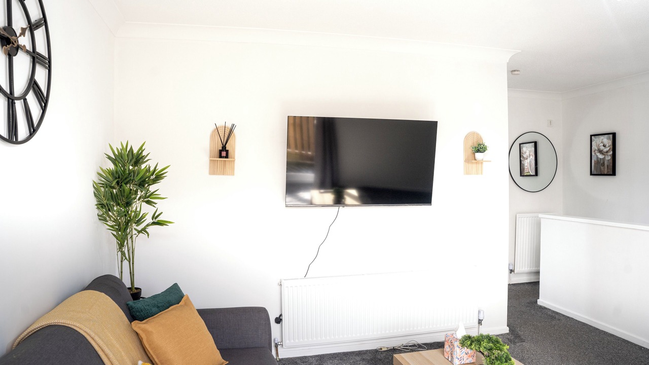 Photo of Livingroom in Bletchley