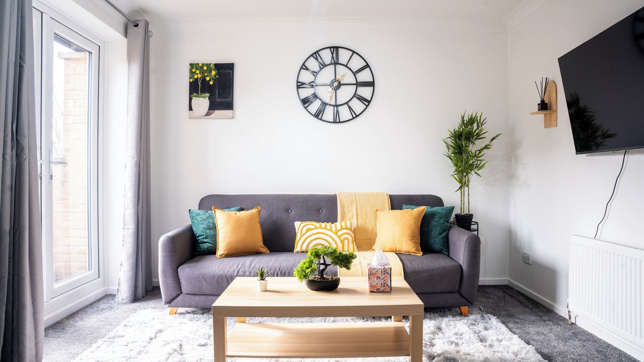 Photo of Livingroom in Bletchley