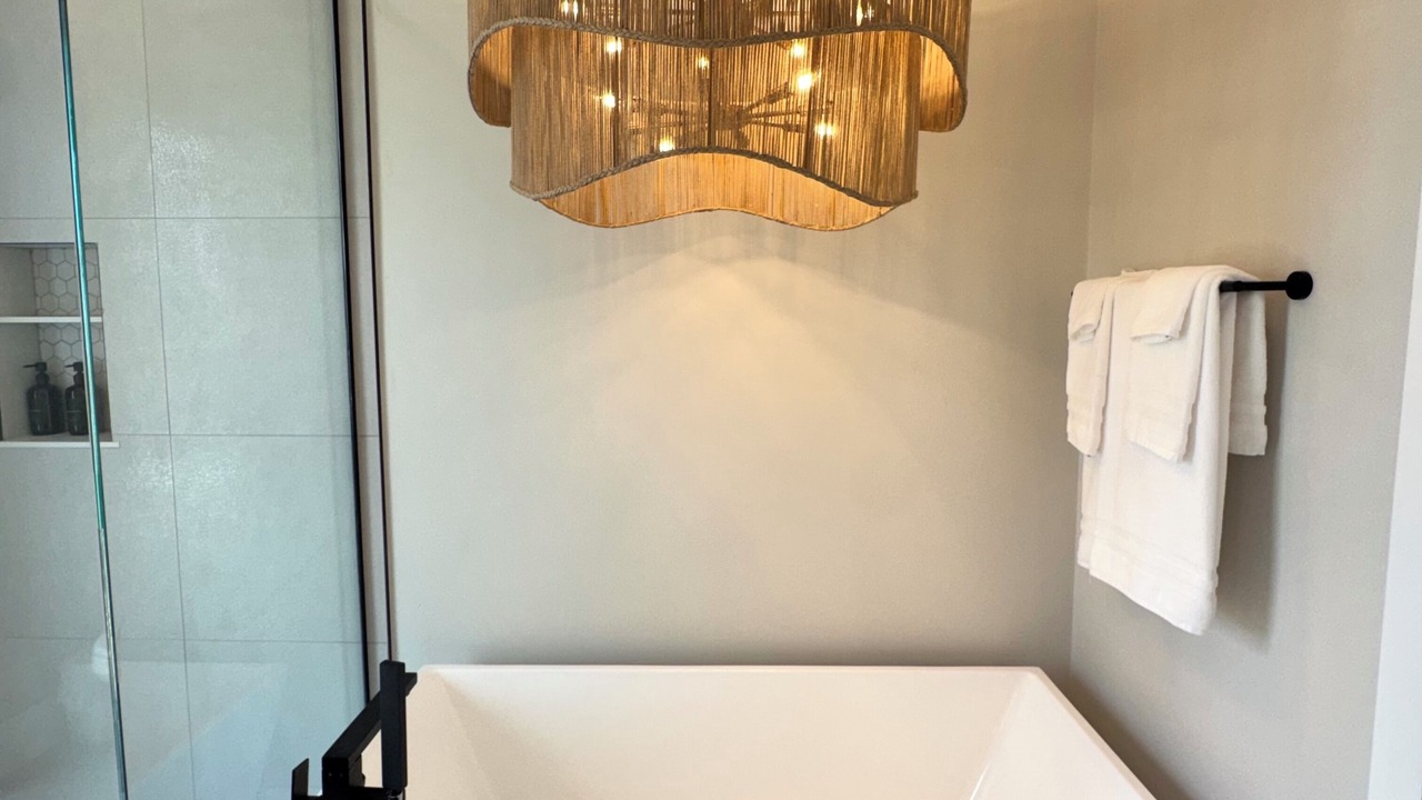 Photo of Bathroom in Rokers Point