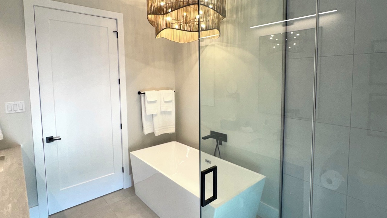 Photo of Bathroom in Rokers Point
