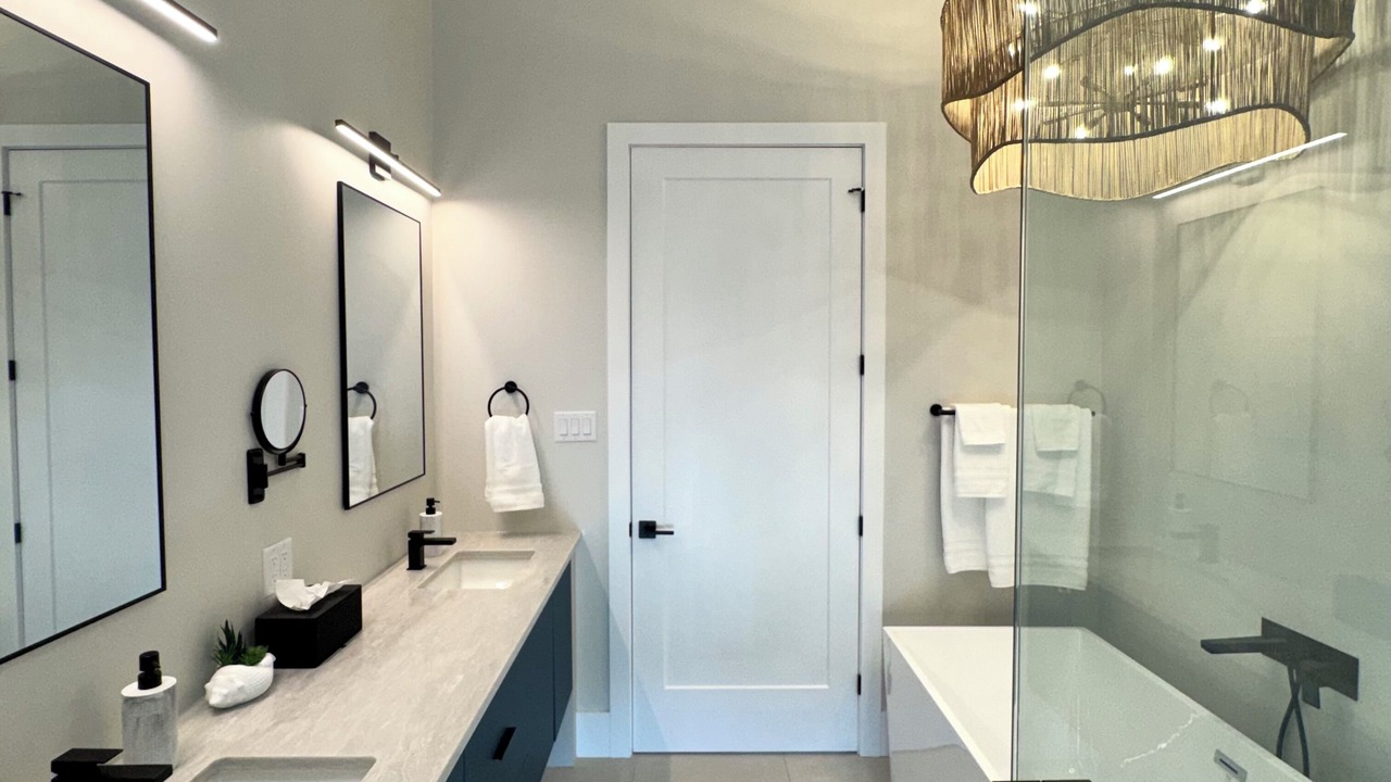 Photo of Bathroom in Rokers Point