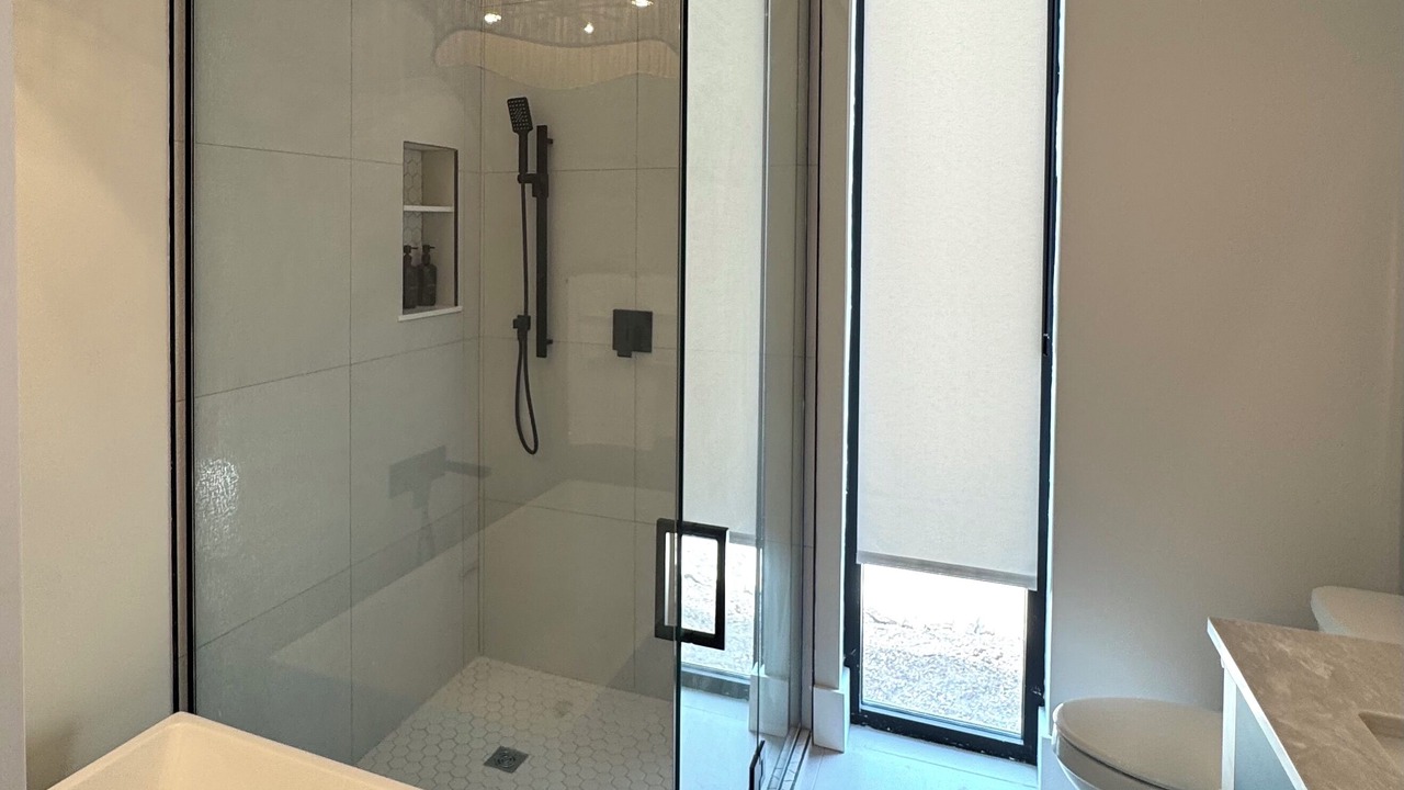Photo of Bathroom in Rokers Point