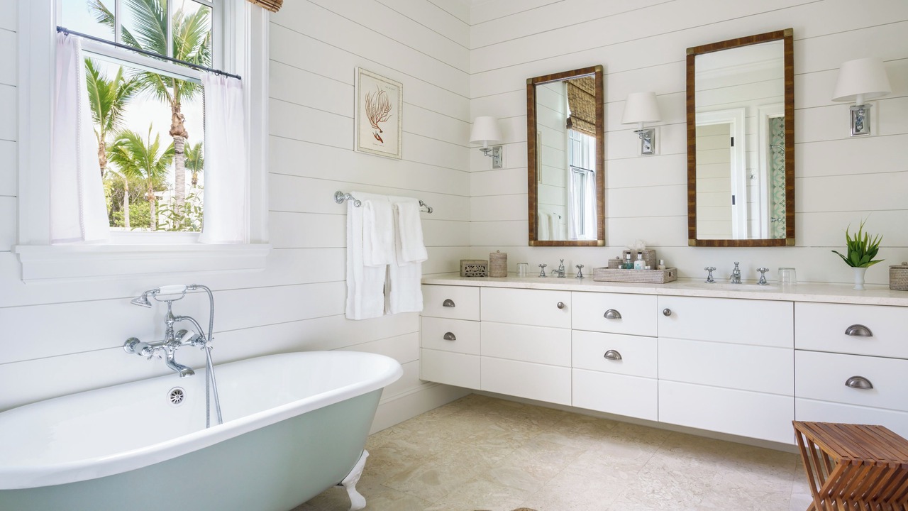Photo of Bathroom in Dunmore Town
