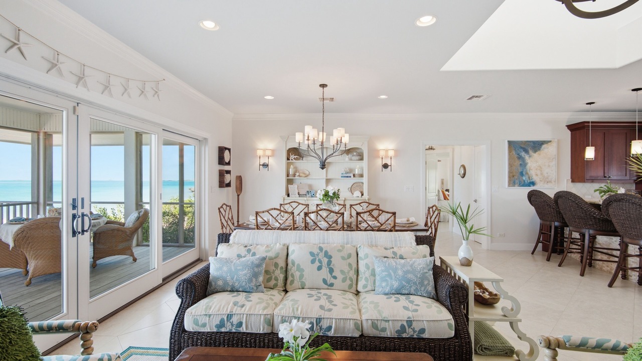 Photo of Livingroom in Staniel Cay