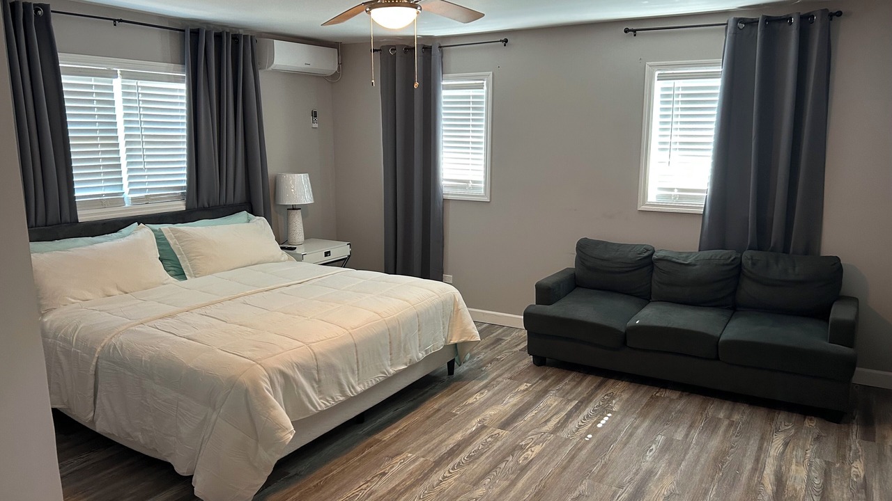 Photo of Bedroom in Cockburn Town