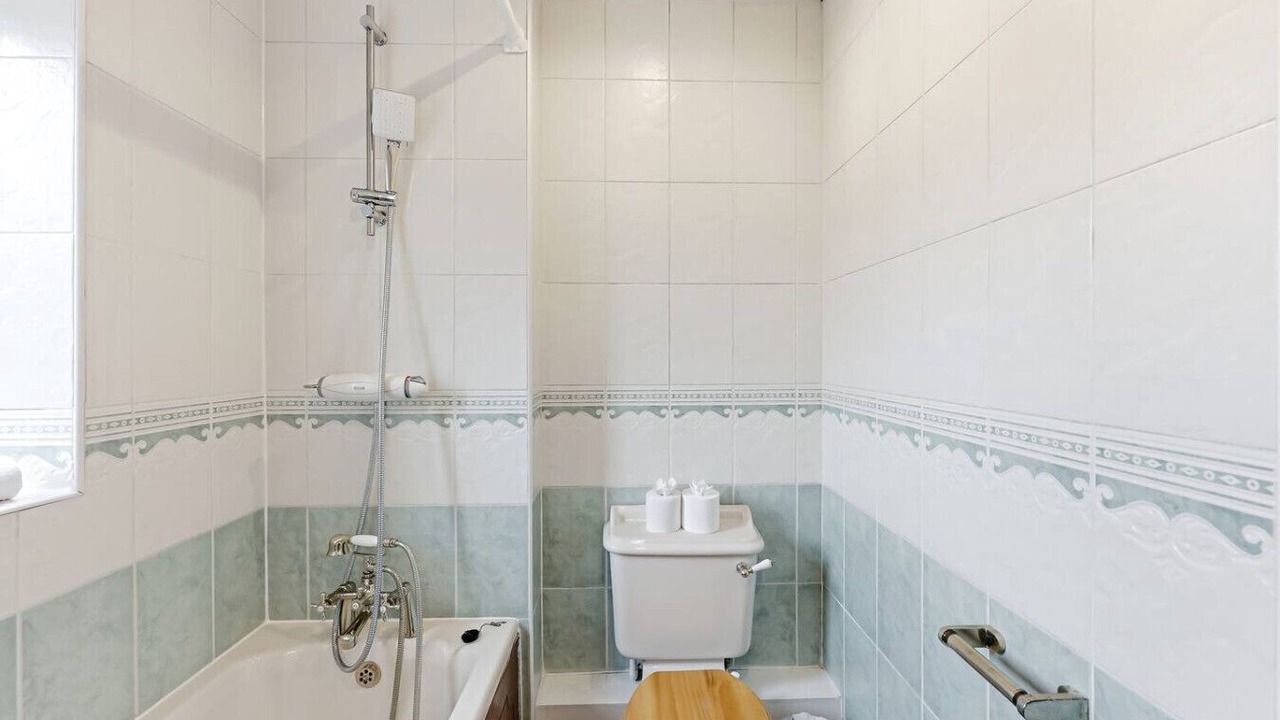 Photo of Bathroom in Knowle Sands