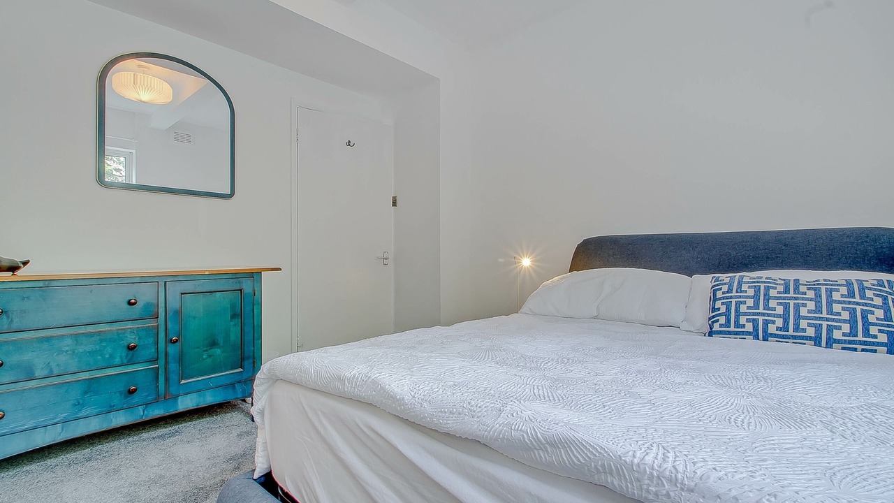 Photo of Bedroom in Mapesbury