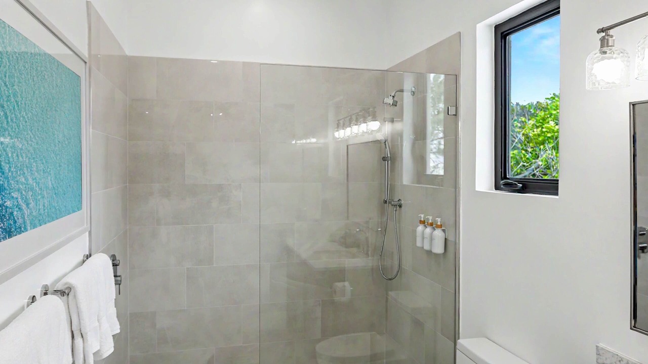 Photo of Bathroom in Tar Bay