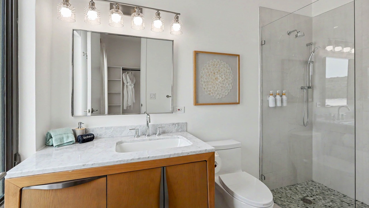 Photo of Bathroom in Tar Bay