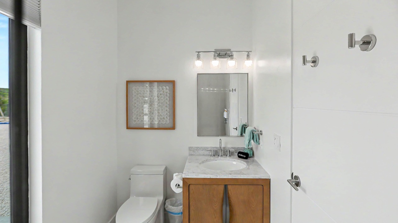 Photo of Bathroom in Tar Bay
