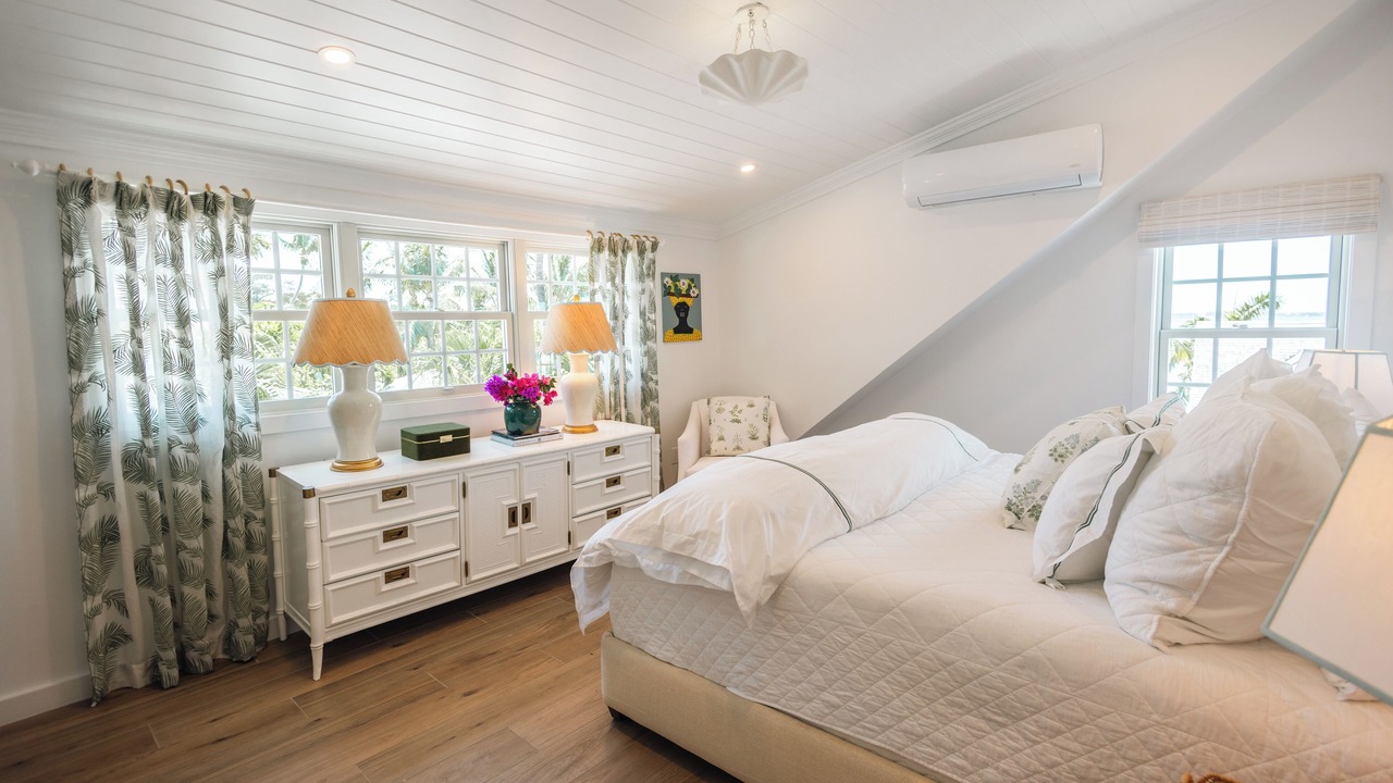 Photo of Bedroom in Dunmore Town