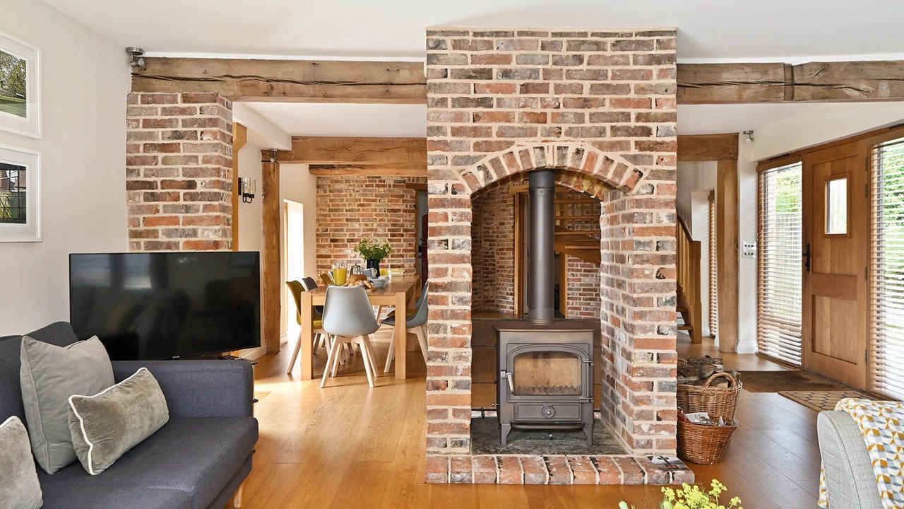 Photo of Livingroom in Ewhurst Green