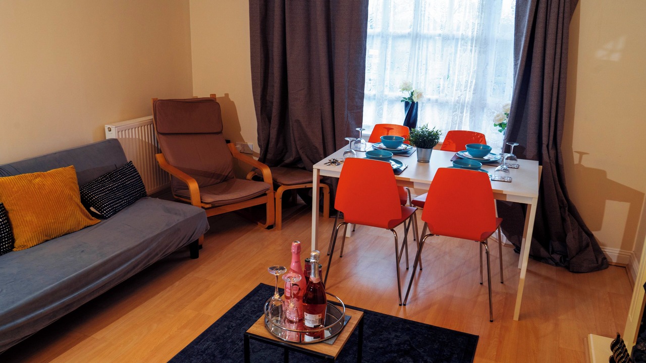 Photo of Livingroom in Bletchley