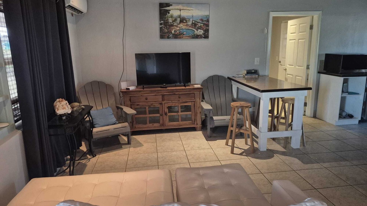 Photo of Livingroom in Cockburn Town