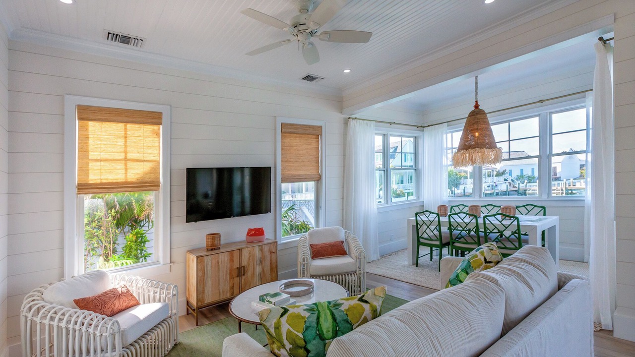 Photo of Livingroom in Hope Town