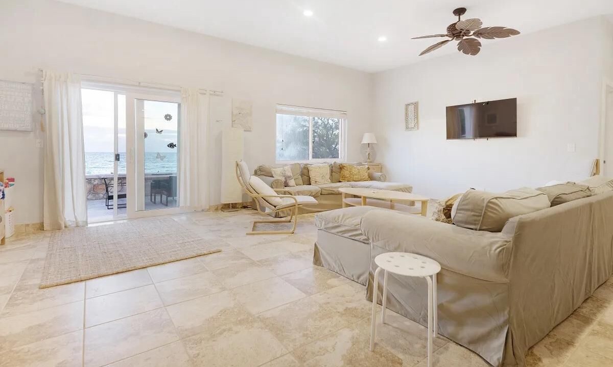 Photo of Livingroom in Bennett's Harbour