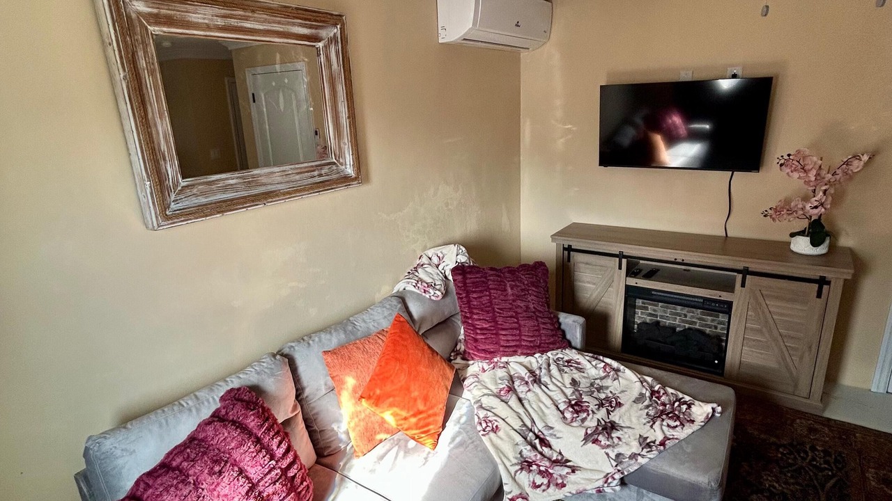 Photo of Livingroom in Belair Estates