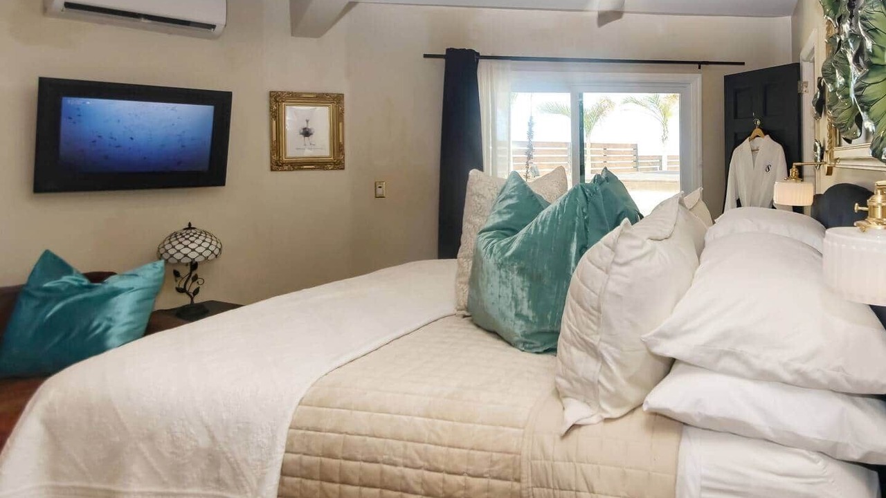 Photo of Bedroom in Tar Bay