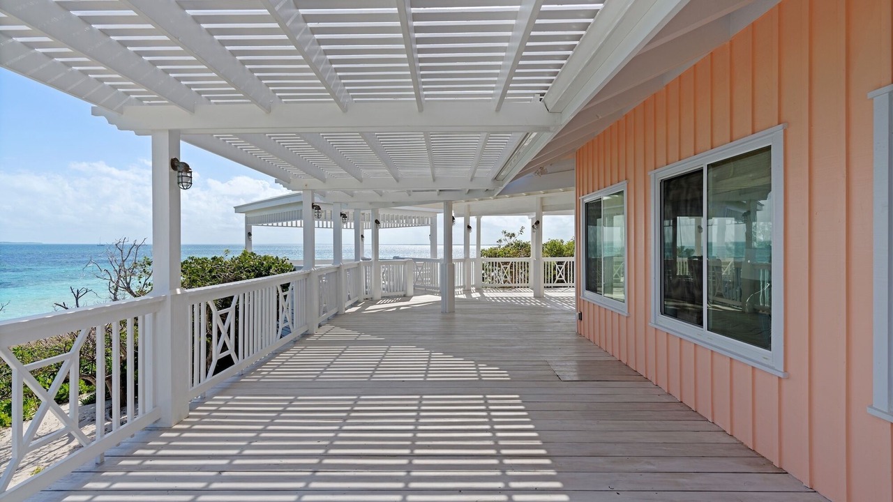 Photo of Patio Balcony in Hope Town