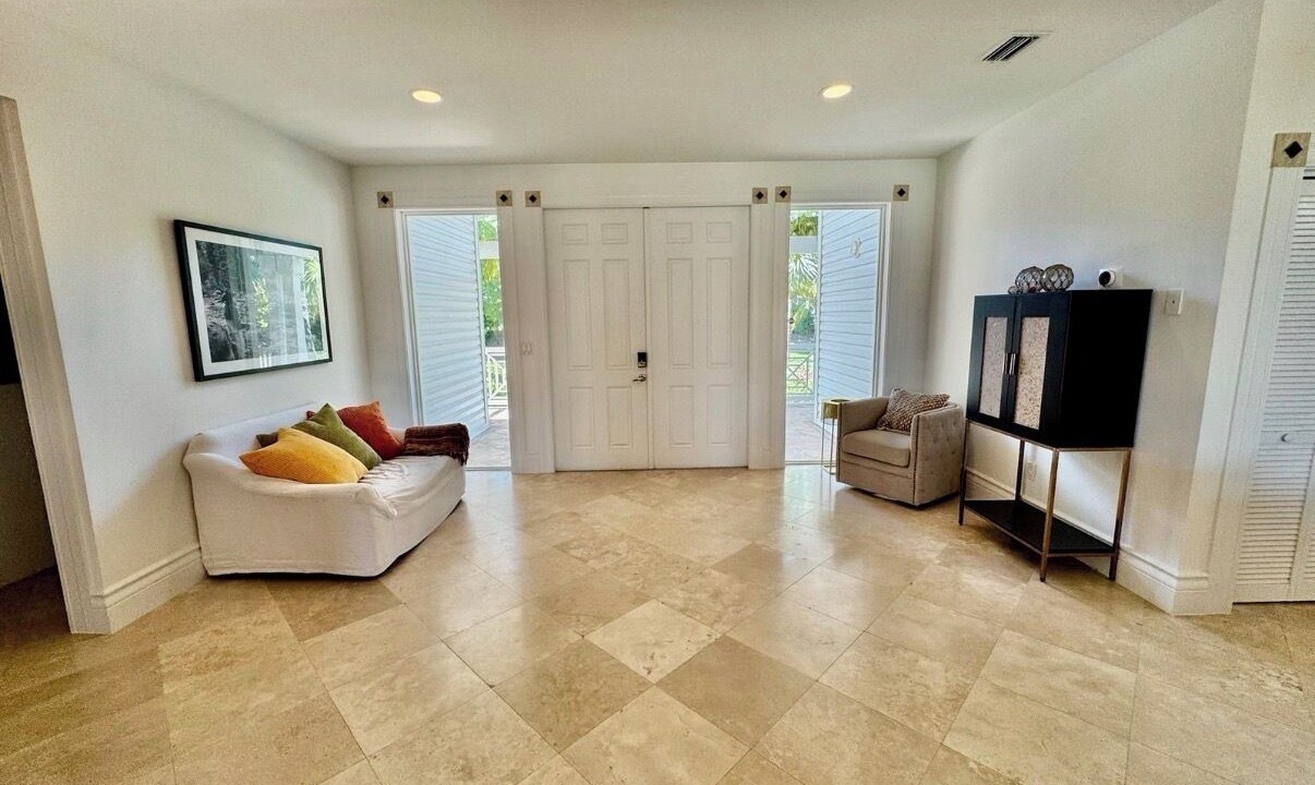 Photo of Livingroom in Alice Town