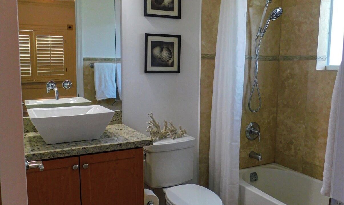 Photo of Bathroom in Alice Town
