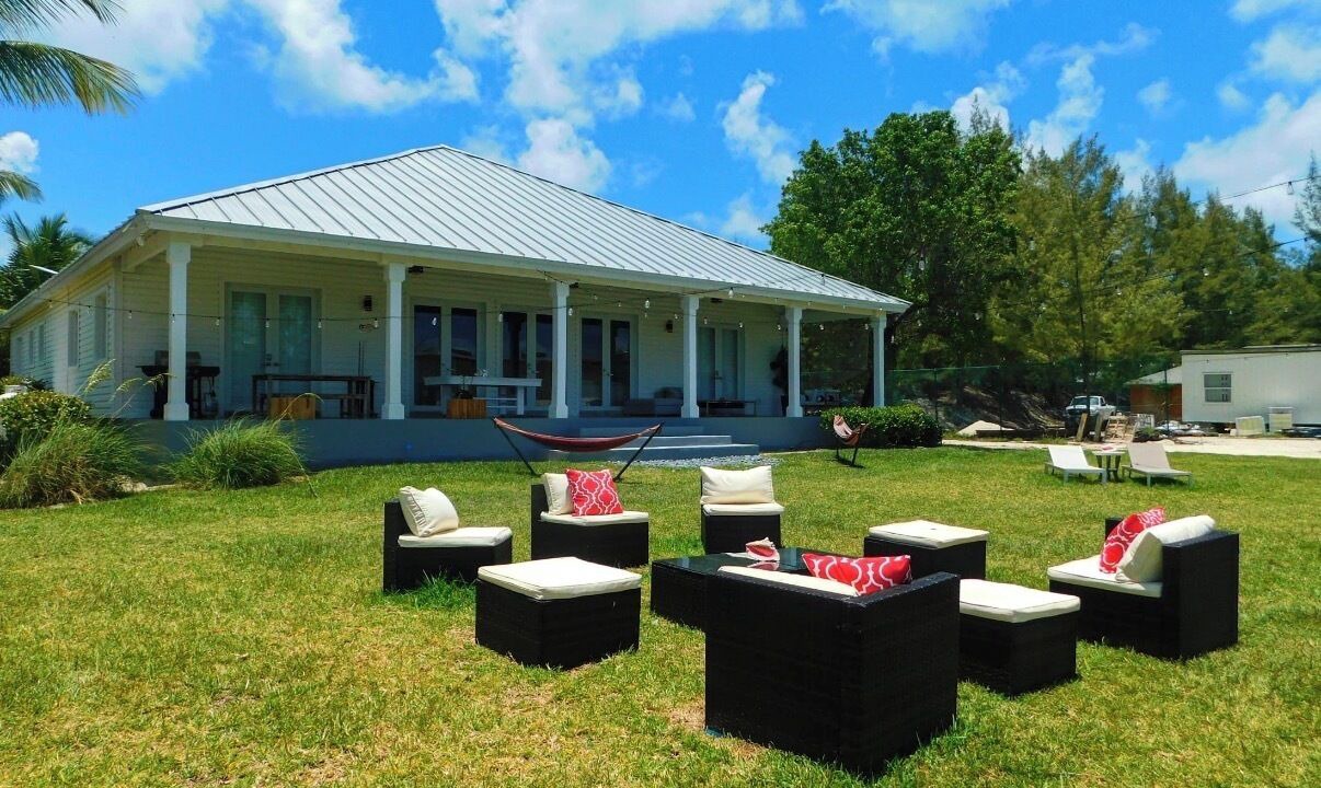 Photo of Patio Balcony in Alice Town