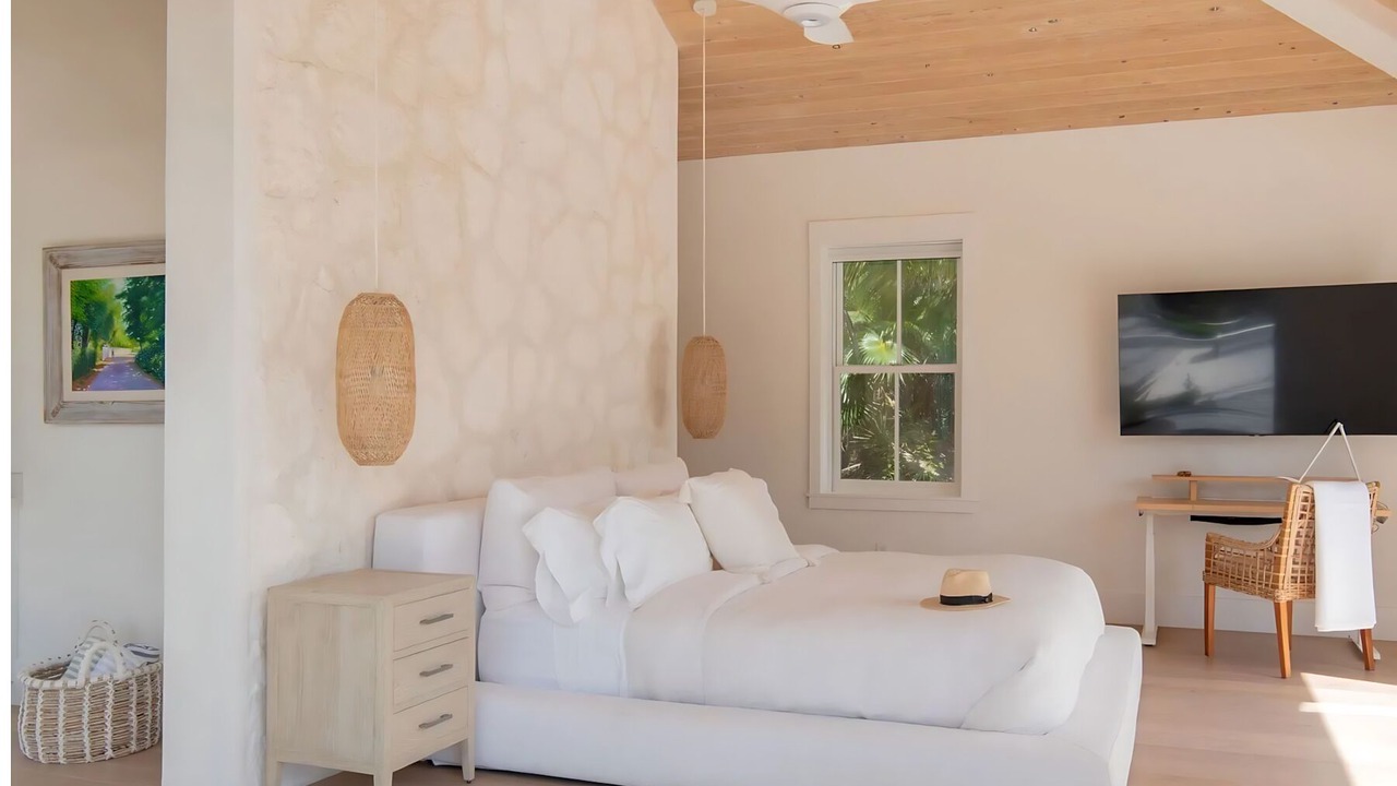 Photo of Bedroom in Winding Bay