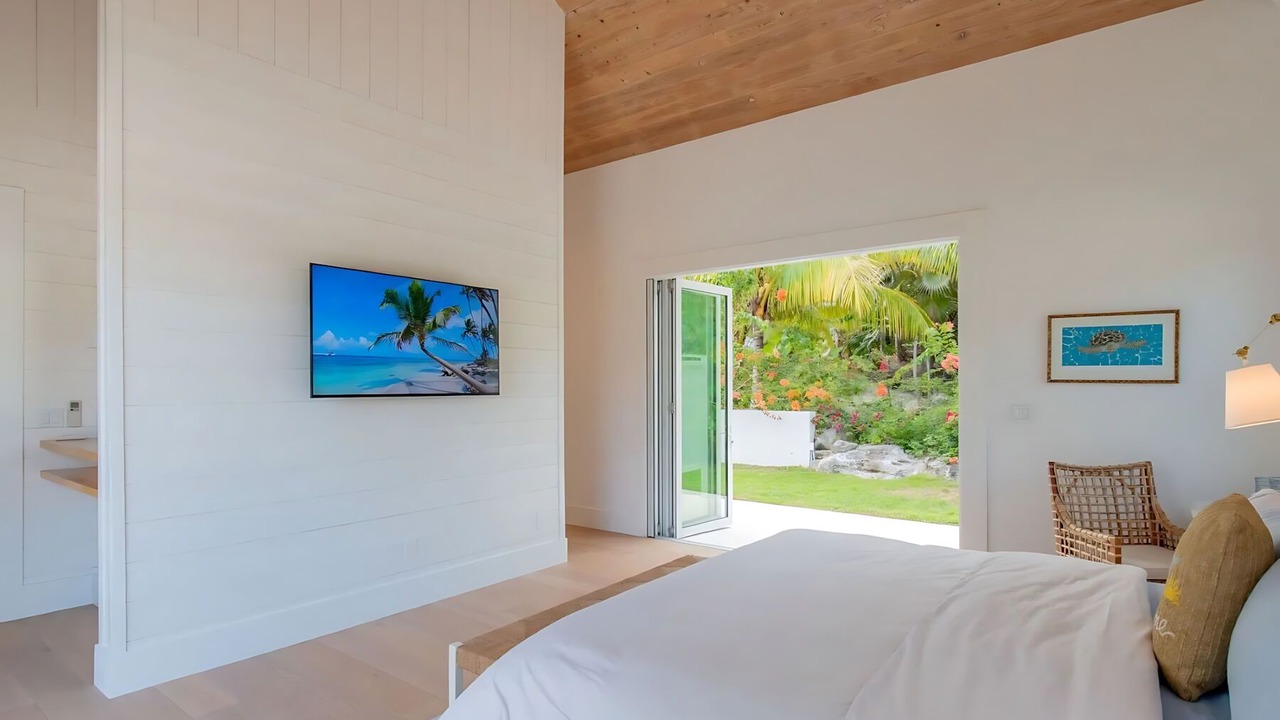 Photo of Bedroom in Winding Bay