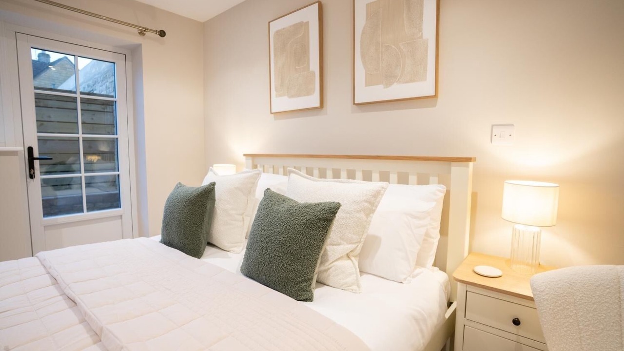 Photo of Bedroom in Broadway