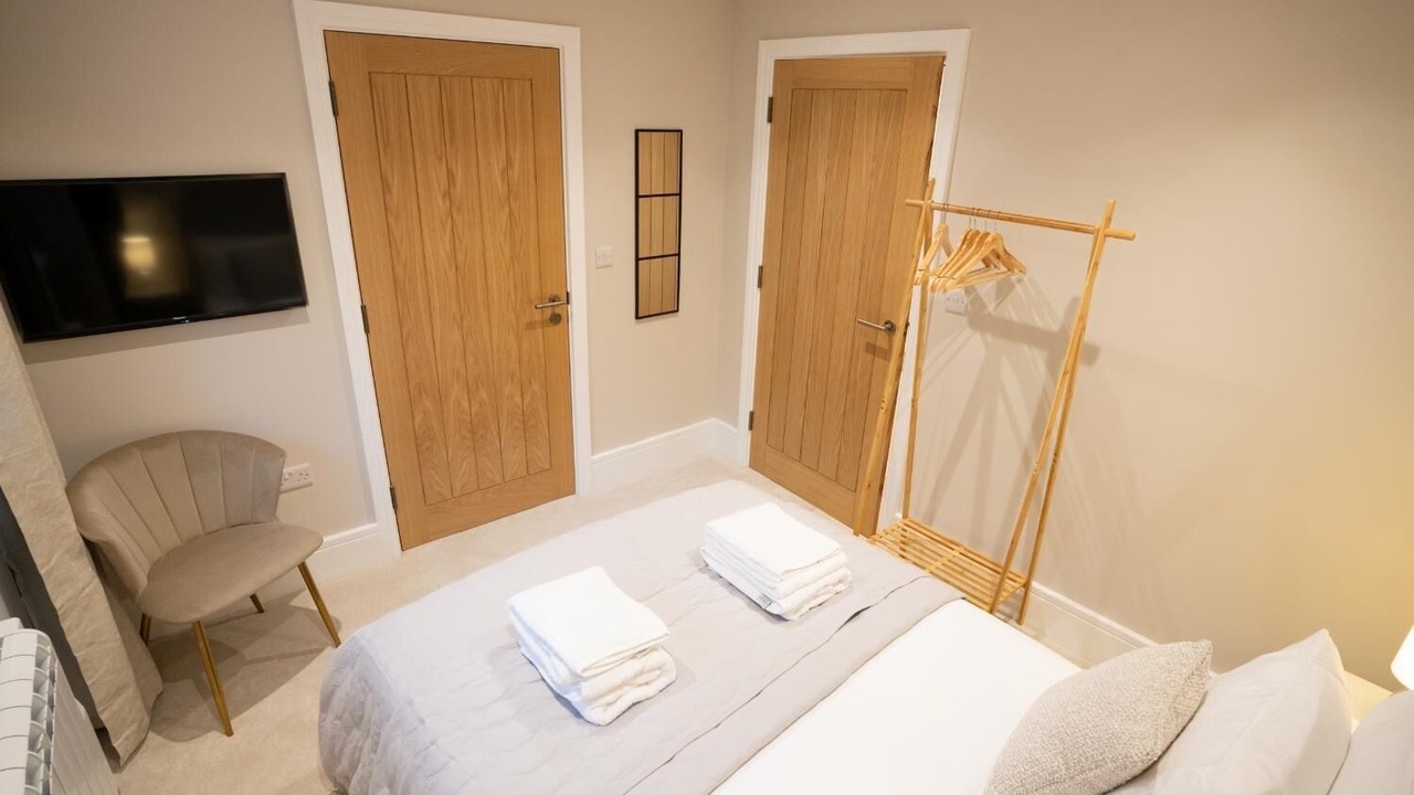 Photo of Bedroom in Broadway