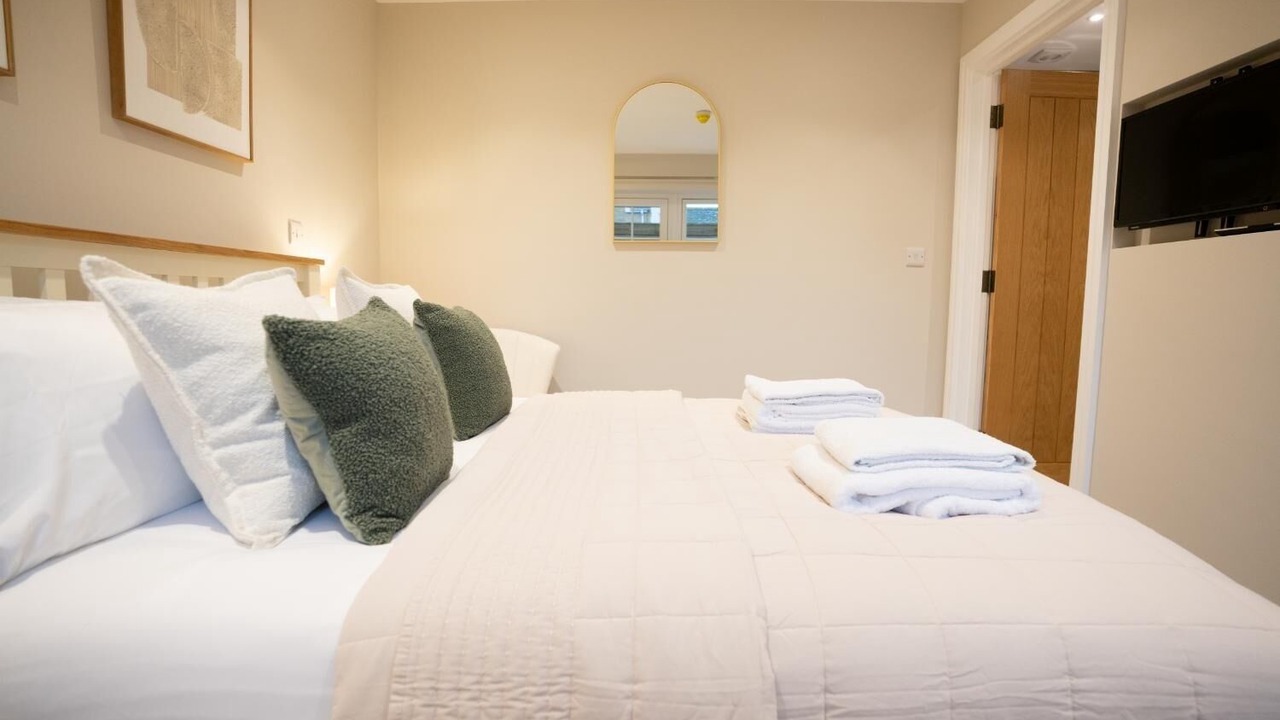 Photo of Bedroom in Broadway