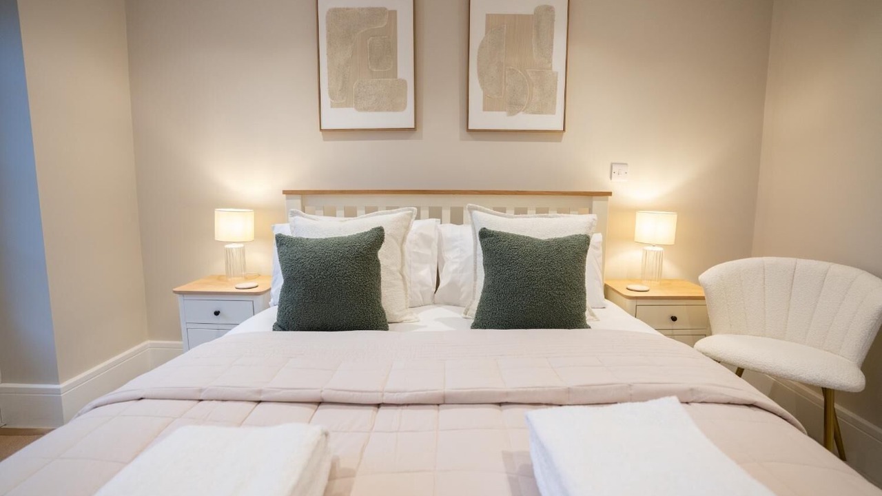Photo of Bedroom in Broadway