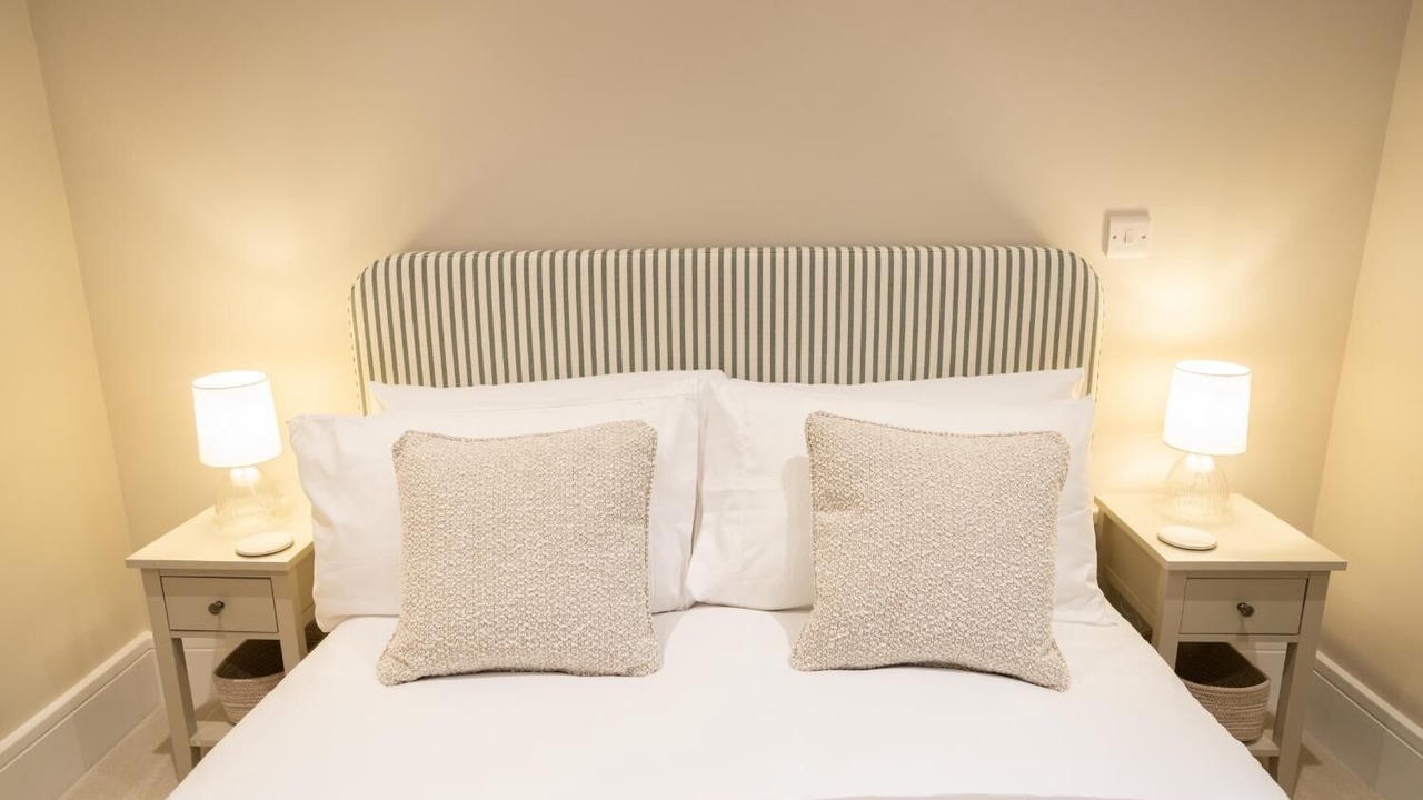 Photo of Bedroom in Broadway