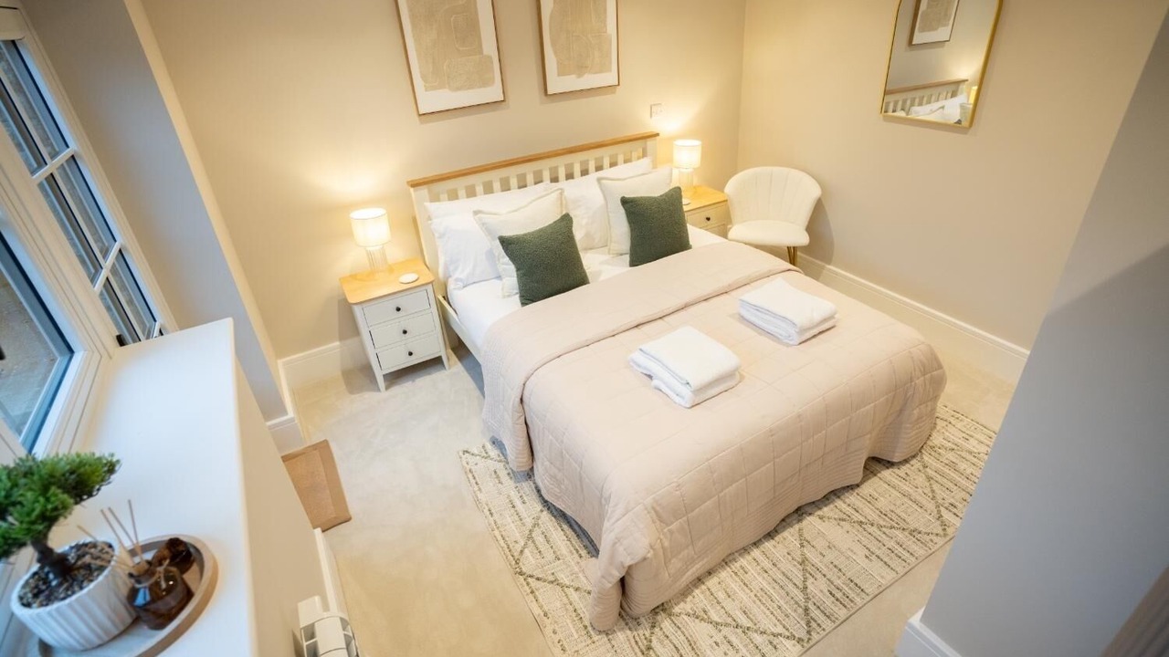 Photo of Bedroom in Broadway
