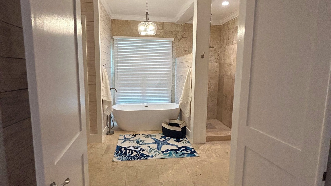 Photo of Bathroom in Lubbers Quarters Cay