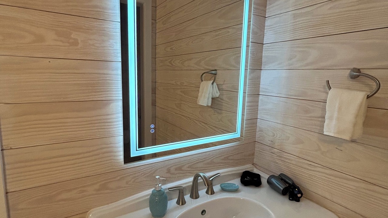 Photo of Bathroom in Lubbers Quarters Cay