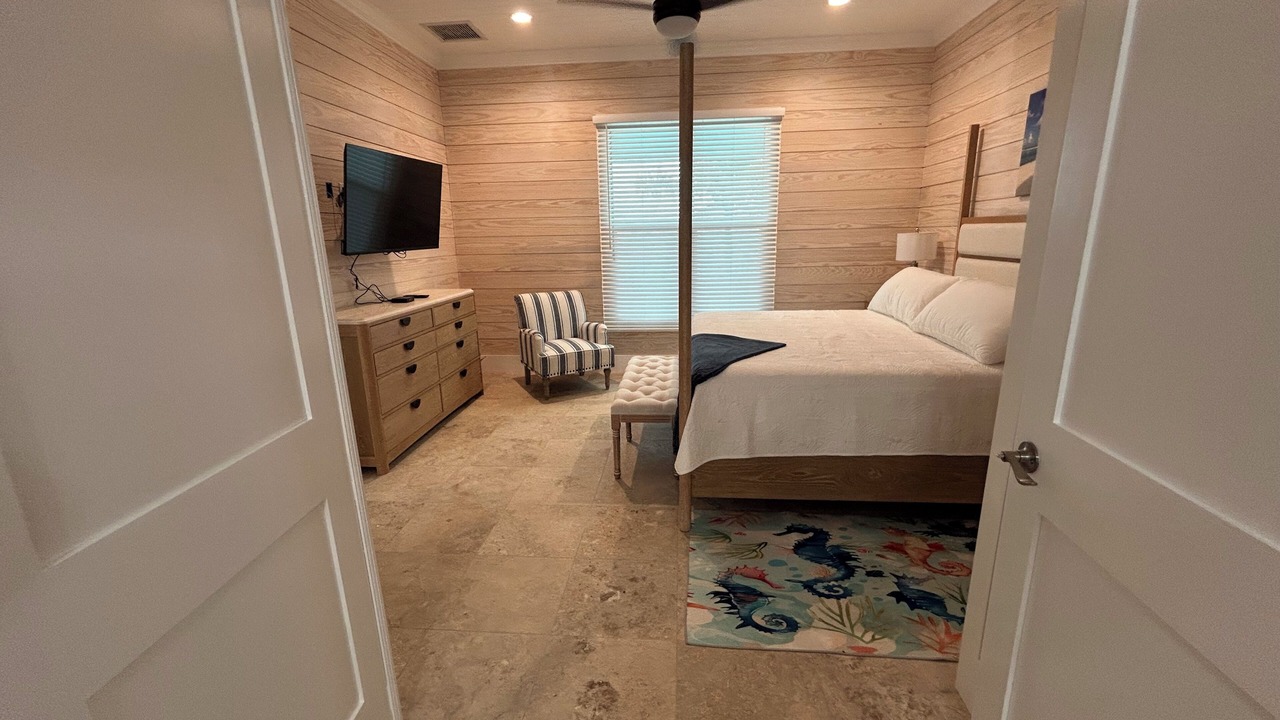 Photo of Bedroom in Lubbers Quarters Cay